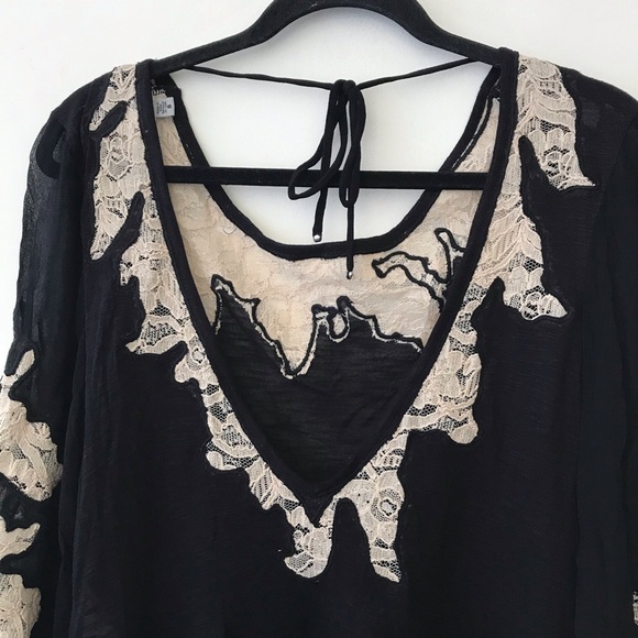 Ecote Black Laced Deep V Open Back Blouse - Picture 5 of 9